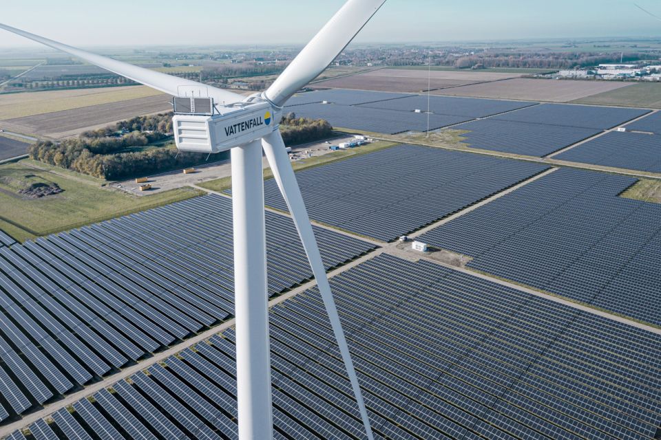 Wind en zon op Haringvliet-Zuid. Foto: Vattenfall